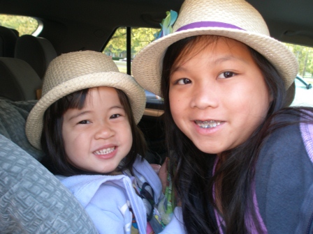 Kasen and Karis in their hats